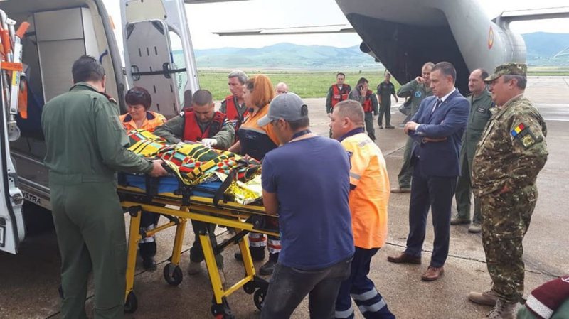 MApN: Cei doi piloţi implicați în accidentul aviatic din judeţul Bacău au fost internaţi la Spitalul Militar din Bucureşti MApN: Cei doi piloţi implicați în accidentul aviatic din judeţul Bacău au fost internaţi la Spitalul Militar din Bucureşti