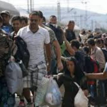 ONU: Peste 270.000 de sirieni au fost nevoiţi să îşi părăsească locuinţele în ultimele două saptămâni ONU: Peste 270.000 de sirieni au fost nevoiţi să îşi părăsească locuinţele în ultimele două saptămâni