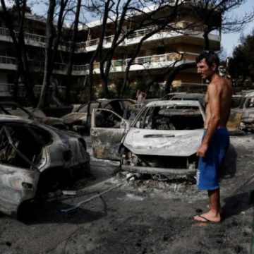 INCENDIU GRECIA: Echipele de intervenţie continuă să caute supravieţuitori INCENDIU GRECIA: Echipele de intervenţie continuă să caute supravieţuitori