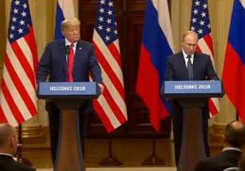 INCIDENT ÎNAINTE DE CONFERINŢA DE PRESĂ TRUMP – PUTIN: Un protestatar, scos cu forța din sală de agenții de securitate INCIDENT ÎNAINTE DE CONFERINŢA DE PRESĂ TRUMP – PUTIN: Un protestatar, scos cu forța din sală de agenții de securitate