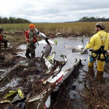 AVION PRĂBUŞIT: Ministrul Agriculturii din Paraguay a murit într-un accident aviatic