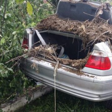 ACCIDENT GRAV: Un mort şi trei răniţi. A fost solicitat elicopterul SMURD ACCIDENT GRAV: Un mort şi trei răniţi. A fost solicitat elicopterul SMURD