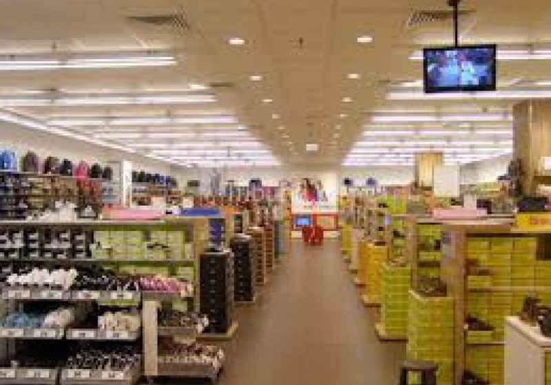 ACTE COMERCIALE ILICITE: 30 de societăţi comerciale şi persoane fizice, verificate de poliţişti