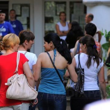 TITULARIZARE 2018: Peste 31.000 de cadre didactice susţin proba scrisă la concursul de ocupare a posturilor vacante