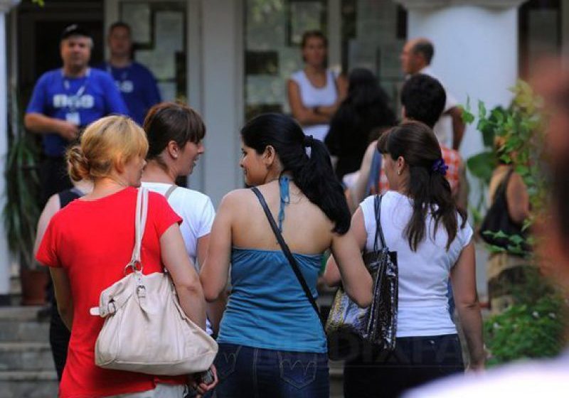 TITULARIZARE 2018: Peste 31.000 de cadre didactice susţin proba scrisă la concursul de ocupare a posturilor vacante TITULARIZARE 2018: Peste 31.000 de cadre didactice susţin proba scrisă la concursul de ocupare a posturilor vacante