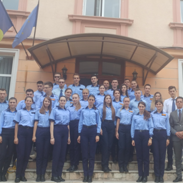 VIITORI POLIŢIŞTI: Studenţii Academiei de Poliţie au început practica la unităţile teritoriale VIITORI POLIŢIŞTI: Studenţii Academiei de Poliţie au început practica la unităţile teritoriale