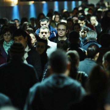 ANALIZĂ: Clasa de mijloc din România, sub 10% din populaţie. Ce spun statisticile globale şi naţionale ANALIZĂ: Clasa de mijloc din România, sub 10% din populaţie. Ce spun statisticile globale şi naţionale