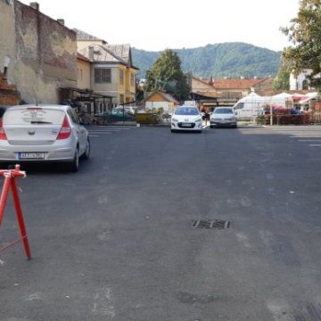 DE LA CITITORI: Au închis parcarea tocmai când era piața mai aglomerată DE LA CITITORI: Au închis parcarea tocmai când era piața mai aglomerată