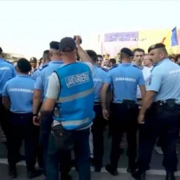 CE SE ÎNTÂMPLĂ CU MITINGUL DIASPOREI: Federaţia Românilor de Pretutindeni cere anularea autorizaţiei CE SE ÎNTÂMPLĂ CU MITINGUL DIASPOREI: Federaţia Românilor de Pretutindeni cere anularea autorizaţiei