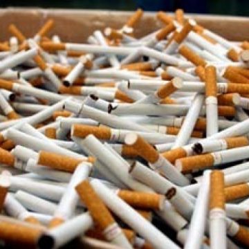 L-A MIROSIT: Prins cu țigări de contrabandă de un câine