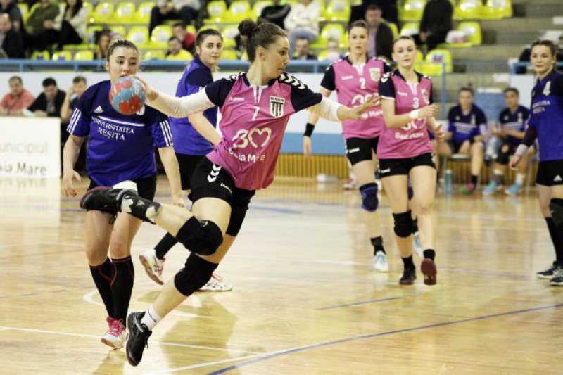HANDBAL: Fetele de la Minaur, învinse în primul meci din turneul de la Bistrița HANDBAL: Fetele de la Minaur, învinse în primul meci din turneul de la Bistrița