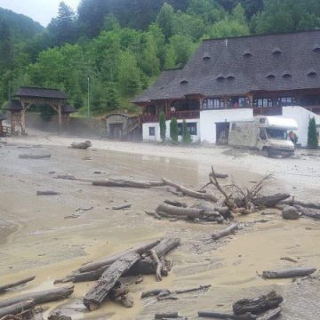 AVERTIZARE: Râuri din nouă județe, sub cod galben de inundații AVERTIZARE: Râuri din nouă județe, sub cod galben de inundații