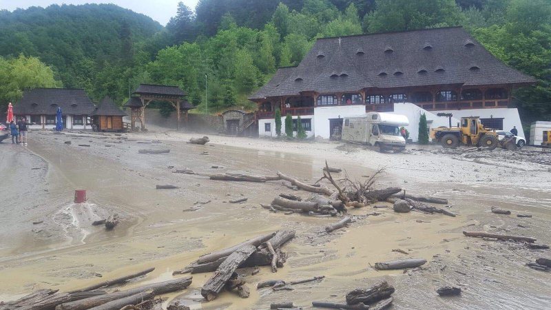 AVERTIZARE: Râuri din nouă județe, sub cod galben de inundații AVERTIZARE: Râuri din nouă județe, sub cod galben de inundații