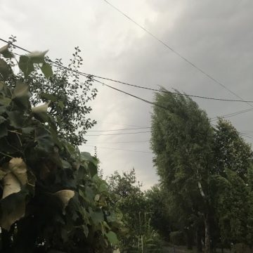 SE ZĂPĂCEȘTE VREMEA: Atenționare meteorologică de instabilitate atmosferică