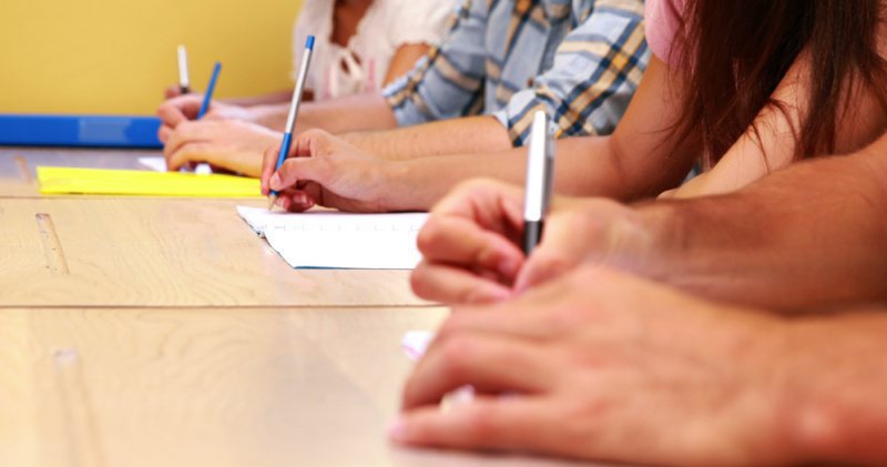 EXAMENE: Începe sesiunea de toamnă a bacalaureatului EXAMENE: Începe sesiunea de toamnă a bacalaureatului
