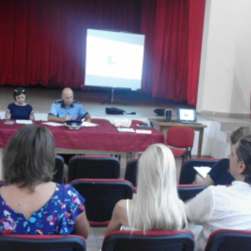 LA DISCUȚII CU POLIȚIȘTII: Campania „Sunt un om responsabil” a ajuns și la Șomcuta LA DISCUȚII CU POLIȚIȘTII: Campania „Sunt un om responsabil” a ajuns și la Șomcuta