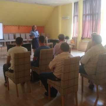 CAMPANIE: Polițiștii, la discuții cu cei cărora li s-a suspendat executarea pedepsei după infracțiuni rutiere CAMPANIE: Polițiștii, la discuții cu cei cărora li s-a suspendat executarea pedepsei după infracțiuni rutiere