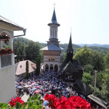 SĂRBĂTOARE: De praznicul Adormirii Maicii Domnului, la Rohia SĂRBĂTOARE: De praznicul Adormirii Maicii Domnului, la Rohia
