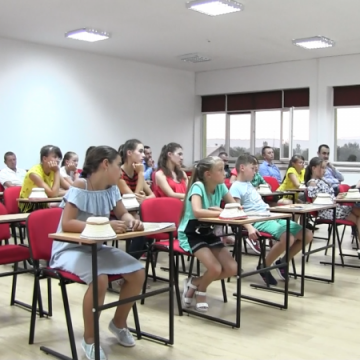 SPECIAL: Vacanță de neuitat pentru copii cu rezultate școlare deosebite, dar care provin din familii defavorizate