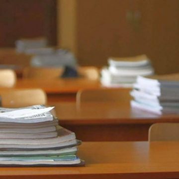 ERORI CARE COSTĂ: Manualul de geografie pentru clasa a șasea, care e plin de greșeli, va fi retipărit ERORI CARE COSTĂ: Manualul de geografie pentru clasa a șasea, care e plin de greșeli, va fi retipărit