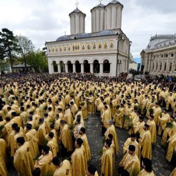 REACȚII: Patriarhia Română după violenţele de vineri seara: Întreaga ţară e îngrijorată de evenimentele recente