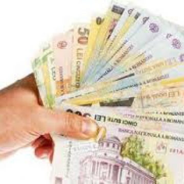 CUM ÎNCEPE LEUL SĂPTĂMÂNA: BNR a cotat un euro la 4,6483 de lei/unitate, mai putin cu 0,18% fata de ultima zi a saptamanii trecute CUM ÎNCEPE LEUL SĂPTĂMÂNA: BNR a cotat un euro la 4,6483 de lei/unitate, mai putin cu 0,18% fata de ultima zi a saptamanii trecute