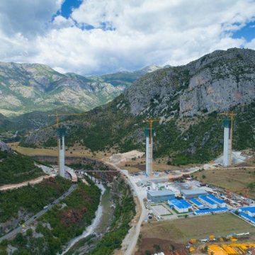 AVERTIZARE: MAE anunţă că autorităţile muntenegrene vor impune restricţii de circulaţie pe mai multe drumuri AVERTIZARE: MAE anunţă că autorităţile muntenegrene vor impune restricţii de circulaţie pe mai multe drumuri