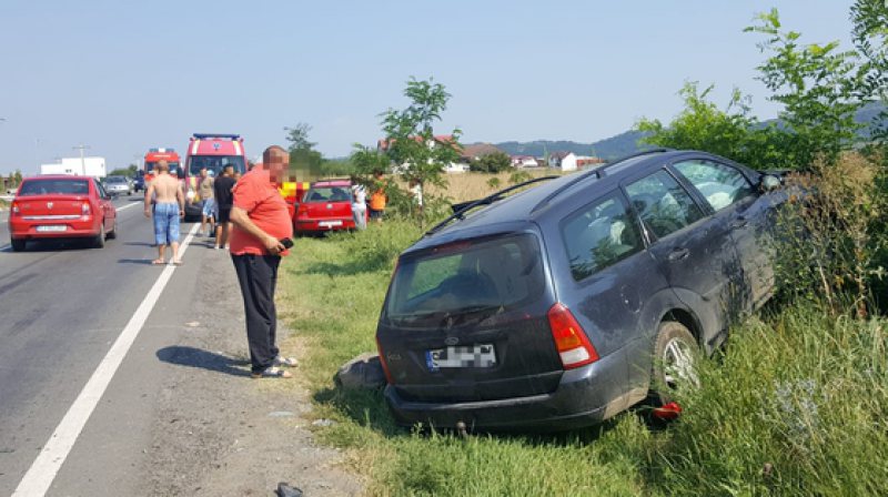 ACCIDENT: Doi răniţi într-un accident produs de un şofer băut, care a pătruns pe contrasens ACCIDENT: Doi răniţi într-un accident produs de un şofer băut, care a pătruns pe contrasens