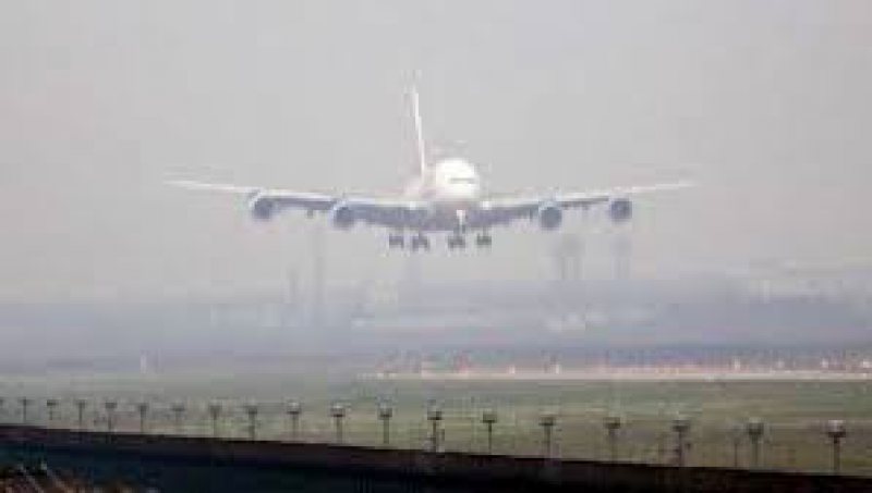 HALUCINANT: Un avion a aterizat de urgență în Spania, după ce o pasageră a început să se simtă rău HALUCINANT: Un avion a aterizat de urgență în Spania, după ce o pasageră a început să se simtă rău