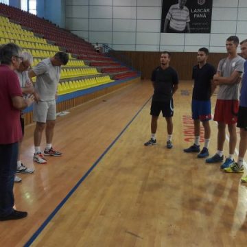 VOLEI: Final de vacanță la Știința Explorări