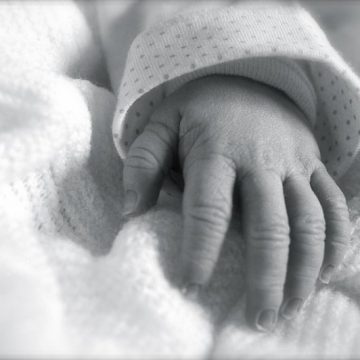 ACUZAŢII GRAVE: O femeie și bebelușul ei abia născut au murit la spitalul din Rădăuți ACUZAŢII GRAVE: O femeie și bebelușul ei abia născut au murit la spitalul din Rădăuți