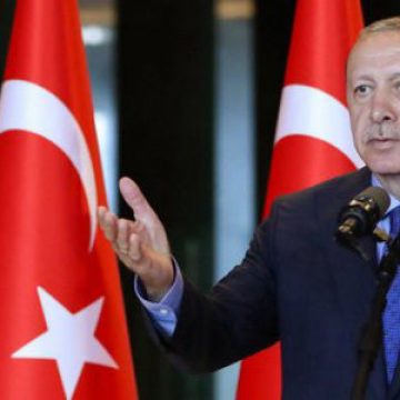 ERDOGAN PROMITE: Turcia nu va capitula în faţa SUA şi se va împotrivi ”jocurilor” economice ERDOGAN PROMITE: Turcia nu va capitula în faţa SUA şi se va împotrivi ”jocurilor” economice