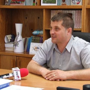 VIN PETRECERILE! Pregătiri pentru zilele orașului Cavnic VIN PETRECERILE! Pregătiri pentru zilele orașului Cavnic