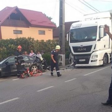 ACCIDENT: Carambol în Satulung între trei mașini și un TIR ACCIDENT: Carambol în Satulung între trei mașini și un TIR