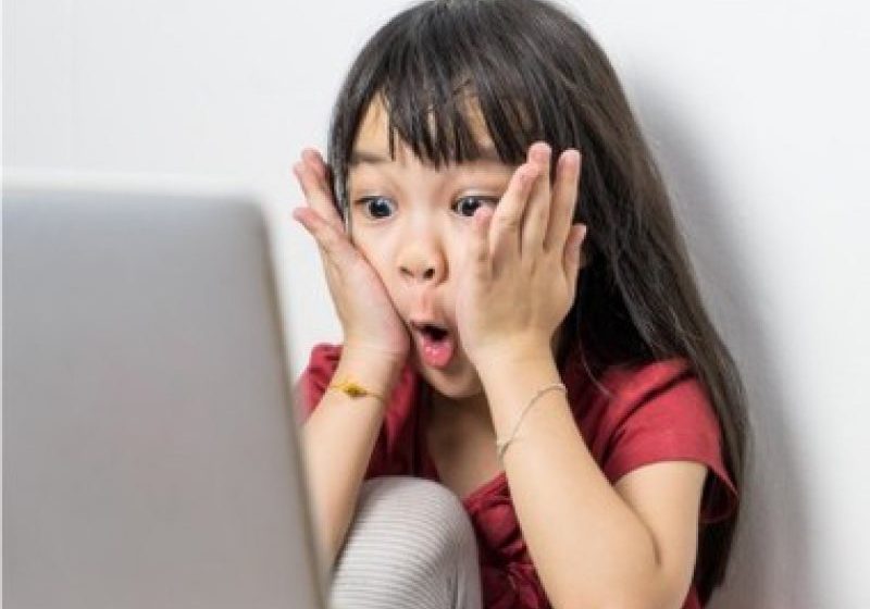 BINE DE ȘTIUT: Cum poate fi internetul un mediu sigur pentru copilul tău