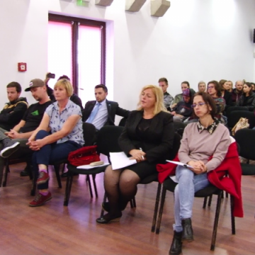 CA SĂ VEZI DANDANA! Ședință a Consiliului Local întreruptă de elevi