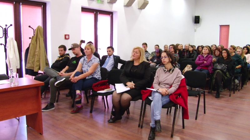 CA SĂ VEZI DANDANA! Ședință a Consiliului Local întreruptă de elevi CA SĂ VEZI DANDANA! Ședință a Consiliului Local întreruptă de elevi