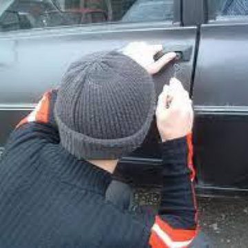 PĂZIȚI-VĂ BUNURILE! Fură hoții la greu – peste 1.200 de furturi în șase luni PĂZIȚI-VĂ BUNURILE! Fură hoții la greu – peste 1.200 de furturi în șase luni