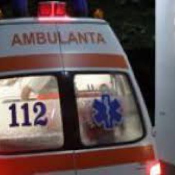 MAȘINĂ RĂSTURNATĂ ÎN ȘANȚ: Un copil de opt luni și un altul de trei ani, răniți într-un accident MAȘINĂ RĂSTURNATĂ ÎN ȘANȚ: Un copil de opt luni și un altul de trei ani, răniți într-un accident