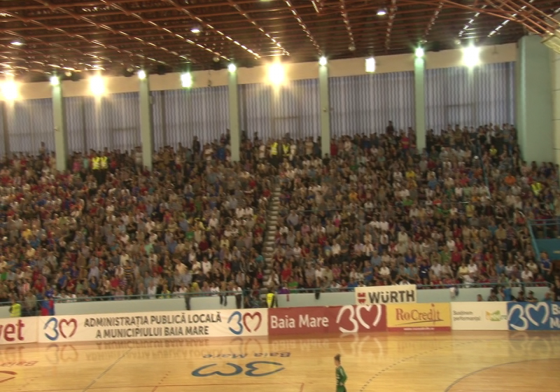 BANI DE LA MINISTERUL TINERETULUI ŞI SPORTULUI: 500.000 de lei pentru realizarea sistemului de iluminat la Sala Sporturilor BANI DE LA MINISTERUL TINERETULUI ŞI SPORTULUI: 500.000 de lei pentru realizarea sistemului de iluminat la Sala Sporturilor