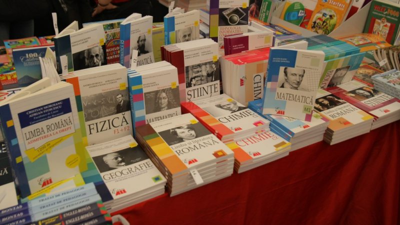 SCANDALUL GREȘELILOR DIN MANUALE : Directoarea Editurii Pedagogice va fi chemata la audieri in Parlament SCANDALUL GREȘELILOR DIN MANUALE : Directoarea Editurii Pedagogice va fi chemata la audieri in Parlament