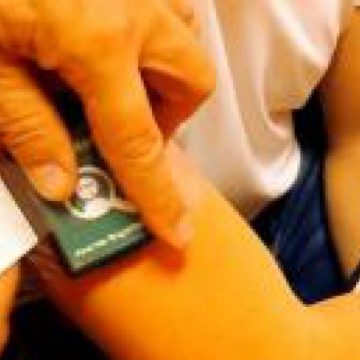 IDEE INEDITĂ: Plasturele cu GPS, invenția care a adus o elevă din România în fața regelui Belgiei IDEE INEDITĂ: Plasturele cu GPS, invenția care a adus o elevă din România în fața regelui Belgiei