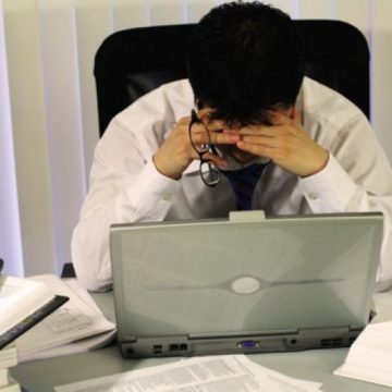 INS: Unul din 5 din patroni spune că suferă de FOAME, iar o treime dintre întreprinzătorii din România sunt restanţieri la facturi