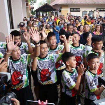 THAILANDA: Coşmarul copiilor din peştera inundată va fi transpus pe marele ecran THAILANDA: Coşmarul copiilor din peştera inundată va fi transpus pe marele ecran