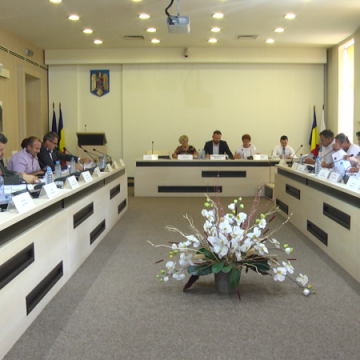REPORTAJUL ZILEI: Rectificare bugetară cu discuţii aprinse, la Sighet REPORTAJUL ZILEI: Rectificare bugetară cu discuţii aprinse, la Sighet