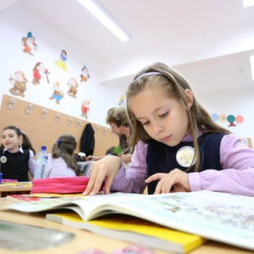 SE CAUTĂ VINOVAȚII: Ministerul Educaţiei, după greşelile descoperite în manualul de biologie: A fost constituită o comisie pentru a stabili vinovaţii SE CAUTĂ VINOVAȚII: Ministerul Educaţiei, după greşelile descoperite în manualul de biologie: A fost constituită o comisie pentru a stabili vinovaţii
