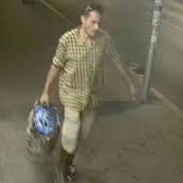 AGRESIUNE LA METROU: Bărbatul suspectat că a agresat sexual o tânără a fost reținut AGRESIUNE LA METROU: Bărbatul suspectat că a agresat sexual o tânără a fost reținut