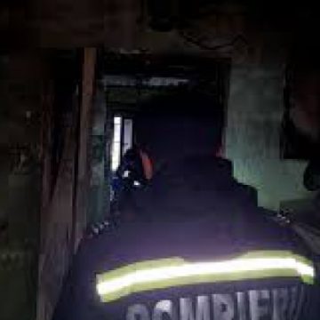 A EXPLODAT BUTELIA: Două persoane, soţ şi soţie, au ajuns la spital cu arsuri A EXPLODAT BUTELIA: Două persoane, soţ şi soţie, au ajuns la spital cu arsuri