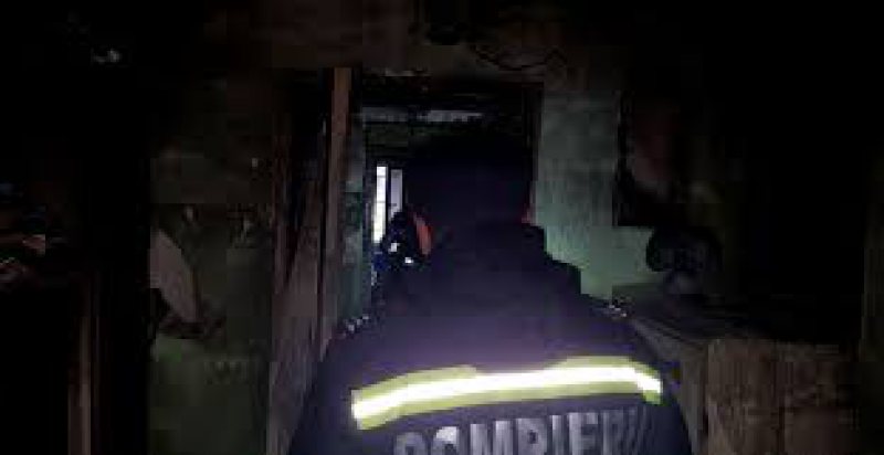 A EXPLODAT BUTELIA: Două persoane, soţ şi soţie, au ajuns la spital cu arsuri A EXPLODAT BUTELIA: Două persoane, soţ şi soţie, au ajuns la spital cu arsuri