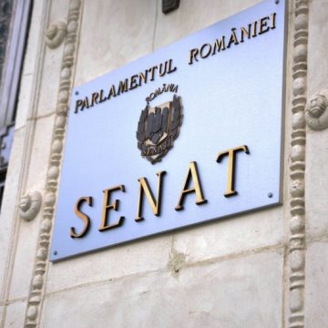 SENAT:S-a adoptat legea privind spalarea banilor fara articolul dedicat demnitarilor, mentionat expres in directiva euro SENAT:S-a adoptat legea privind spalarea banilor fara articolul dedicat demnitarilor, mentionat expres in directiva euro